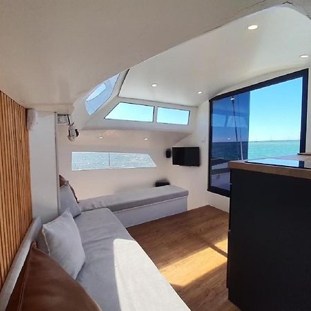 Отель Barco Casa Catamara Sleepandboat Фару Экстерьер фото